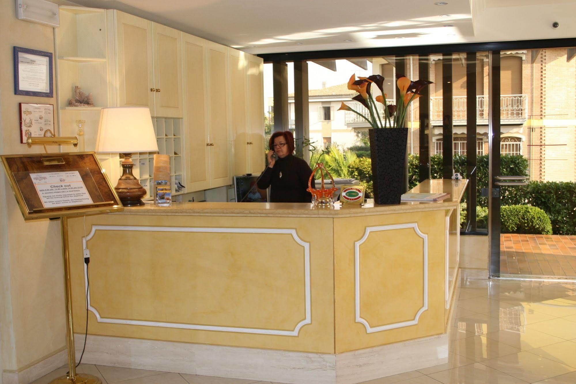 Hotel Alsazia Sirmione Kültér fotó